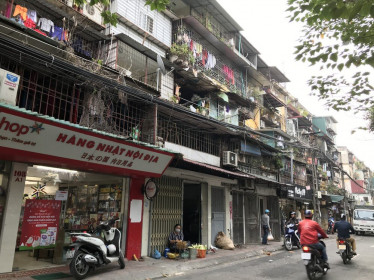 Cải tạo chung cư cũ ở Hà Nội: Nhiều hộ tầng 1 không hợp tác