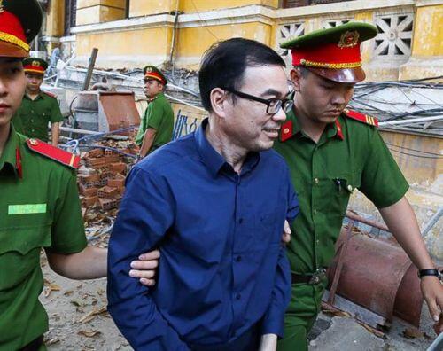 Cựu Phó chủ tịch UBND TP.HCM Nguyễn Hữu Tín bị tuyên phạt 7 năm tù