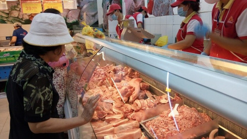 Bình ổn giá thịt lợn: Doanh nghiệp tự hại mình nếu “găm hàng”