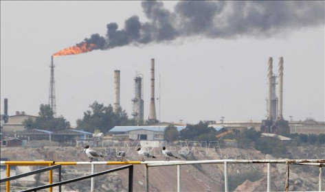Giá dầu mỏ tăng mạnh do lo ngại nguồn cung từ Iraq