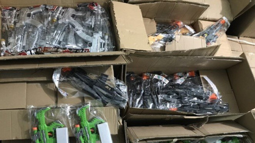 Quảng Bình: Thu giữ hàng chục ngàn sản phẩm đồ chơi trẻ em bị cấm