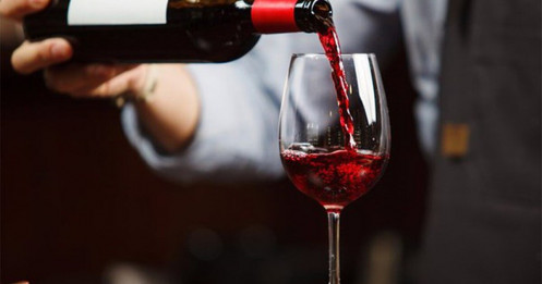 Rượu vang giả, vang nhái: Mối nguy hiểm dịp cận Tết