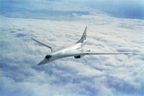 Bán "cả thế giới" nhưng vì sao Nga nhất quyết không bán "Thiên Nga Trắng" Tu-160?