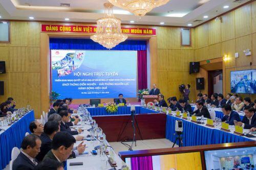 Thủ tướng Nguyễn Xuân Phúc: Đầu tư công còn bóng dáng ban phát