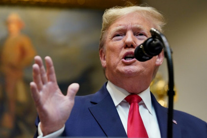 Tổng thống Trump áp lệnh cấm vận Iran, nghi ngờ máy bay Ukraine rơi do 'sai lầm'