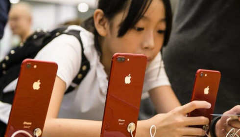 iPhone lại đắt hàng ở Trung Quốc, cổ phiếu Apple lập kỷ lục mới