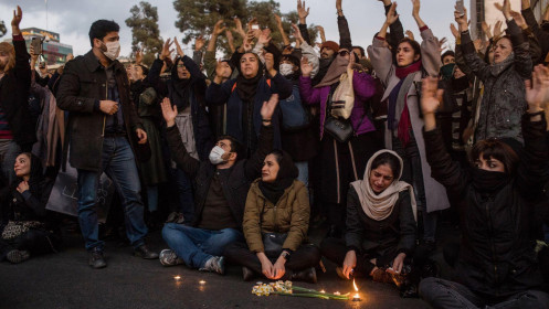 Bị tạm giam, Đại sứ Anh tại Iran bác cáo buộc tham gia biểu tình