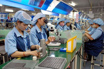 Vì sao cần phân tích và so sánh về lãi suất khi nói về tăng trưởng kinh tế?