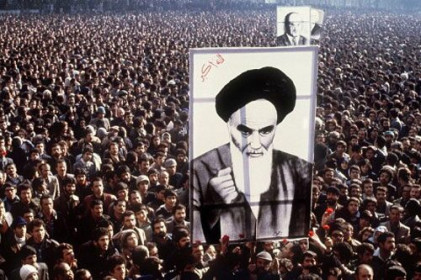 Từ chỗ "thân thiết", vì sao Mỹ và Iran "từ mặt nhau", căng thẳng suốt hơn 40 năm qua