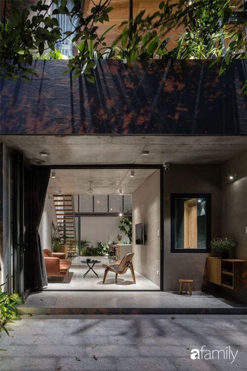 Ngôi nhà phố đẹp tinh tế với bản hòa tấu giữa vật liệu gỗ và ánh sáng ở Quy Nhơn dành cho gia đình 4 người
