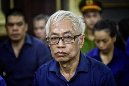 Đang thụ án tù chung thân, nguyên Tổng giám đốc DongAbank lại bị truy tố