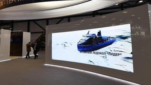 Trước khi từ chức, ông Medvedev đã phân bổ 127 tỉ rub để đóng tàu phá băng
