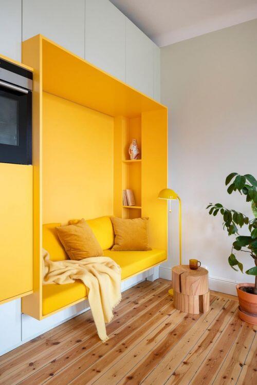 Căn nhà 80 m2 bắt mắt và đầy sức hút nhờ những bức tường sơn vàng ấn tượng