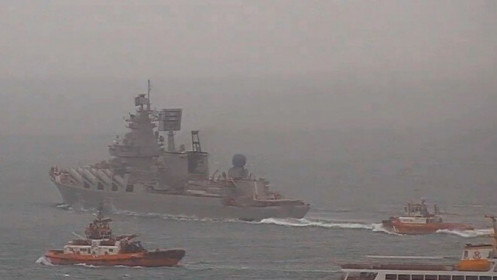 Chiếm hạm Nga mang theo S-300 áp sát căn cứ Anh, tiêm kích F-35 “đứng hình”
