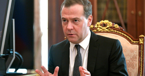 Cựu Thủ tướng Nga Medvedev: Giải tán chính phủ là chuyện bình thường