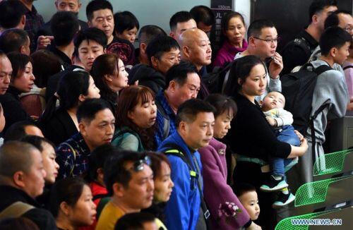 “Biển người” Trung Quốc trong cuộc di dân khổng lồ về nhà ăn Tết