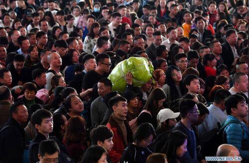 “Biển người” Trung Quốc trong cuộc di dân khổng lồ về nhà ăn Tết