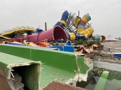 Hà Nội: Công viên hàng trăm tỷ đồng “chớp mắt" biến thành đống đổ nát