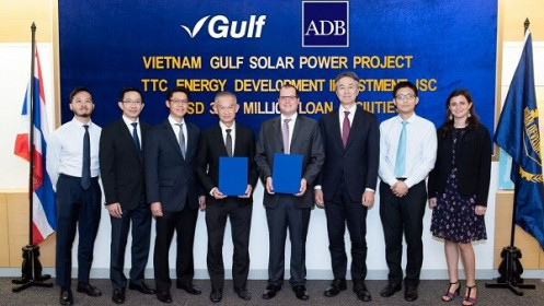 ADB tài trợ dài hạn cho viêc xây dựng nhà máy điện mặt trời tại Việt Nam