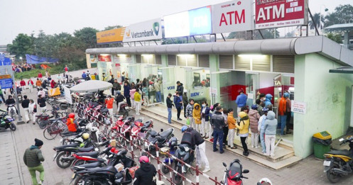 Thủ tướng yêu cầu hệ thống ATM phải thông suốt để người dân rút tiền tiêu Tết