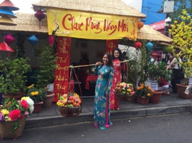 Người Việt hải ngoại với thời khắc thiêng liêng của năm mới