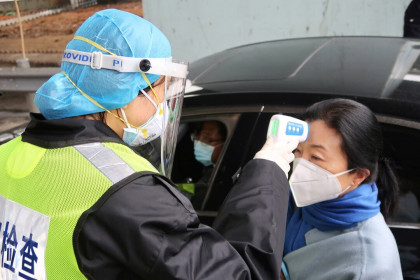 Nhiều địa phương Trung Quốc nâng mức khẩn cấp, ứng phó viêm phổi Vũ Hán