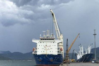 Cảng Cam Ranh tiếp tục lập kỷ lục sản lượng hàng hóa thông qua
