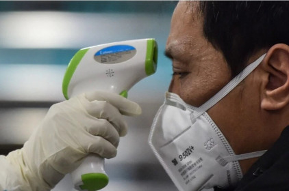 Trung Quốc nói vi rút viêm phổi Vũ Hán ‘mạnh lên’ và tiếp tục lan rộng