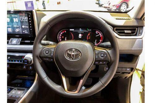 Toyota RAV4 giá 2,27 tỷ đồng tại Singapore, sắp về Việt Nam?