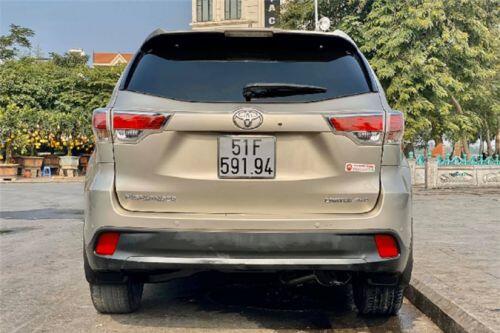 Toyota Highlander có ghế thương gia, giá hơn 2,4 tỷ tại Việt Nam