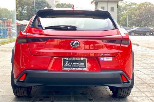 Lexus UX 200 vừa về Việt Nam có gì để "đấu" với Mercedes-Benz GLA, BMW X1?