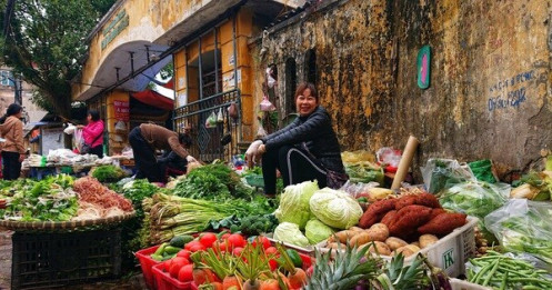 Chợ, siêu thị bắt đầu mở hàng, thực phẩm tươi sống dự báo tăng giá nhẹ
