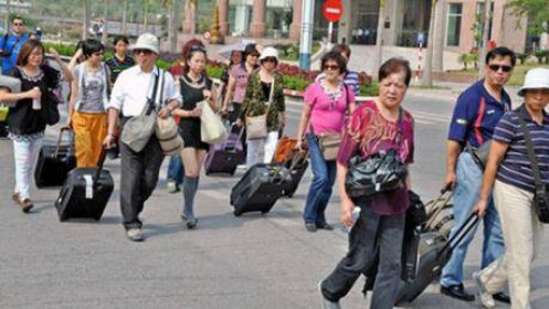 Nhóm du khách Trung Quốc tại Vinpearl Nha Trang giảm 50%