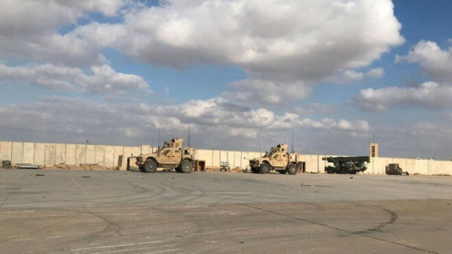 Nóng: Căn cứ không quân Mỹ ở Iraq lại bị 5 tên lửa tấn công, thương vong chưa rõ