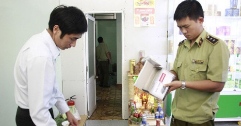 Xử lý hàng loạt nhà thuốc “găm” khẩu trang