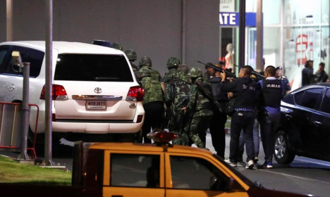 Đang diễn ra cuộc vây bắt lính Thái Lan xả súng hàng loạt tại trung tâm thương mại