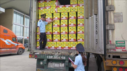 Trung Quốc lùi thời gian khôi phục hoạt động trao đổi hàng hóa cư dân biên giới