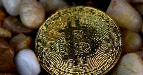 Bitcoin bùng nổ, vốn hóa thị trường tiền ảo vượt 300 tỷ USD