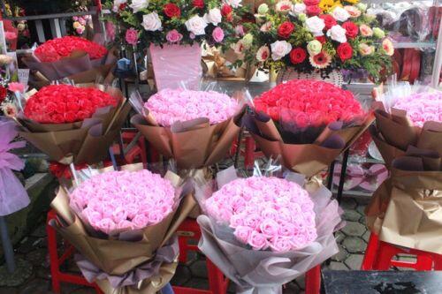 Lo sợ virus Corona, các shop hoa giảm nhập hồng ngoại