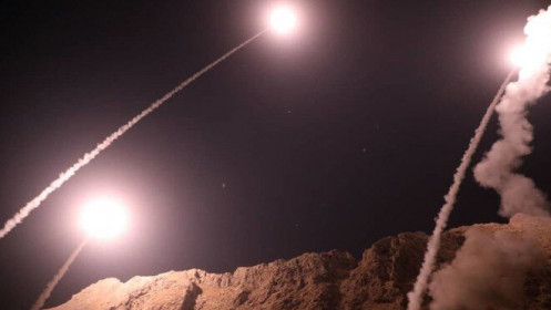 Iran dọa "nghiền nát" Israel nếu còn tấn công vào Syria
