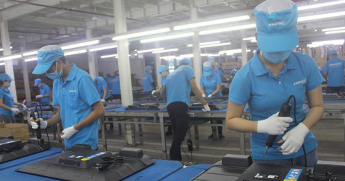 Covid-19 gây ách tắc nguyên liệu: Doanh nghiệp "ngồi trên đống lửa"