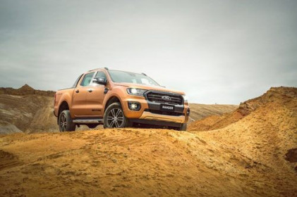 Ford Ranger Limited giá 799 triệu đồng có đủ hấp dẫn?