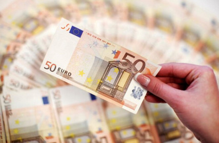 Giá euro ngày 19.2: Vẫn đi xuống khi nỗi lo về dịch Covid-19 chưa hết