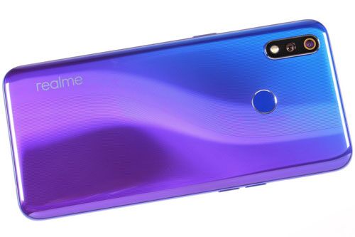 Realme 3 Pro giảm giá sốc tại Việt Nam