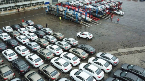 Doanh số bán ô tô tại Trung Quốc giảm mạnh 92% trong nửa đầu tháng Hai do virus bùng phát
