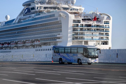 Thêm hành khách du thuyền Diamond Princess ở Anh, Israel nhiễm virus Corona mới