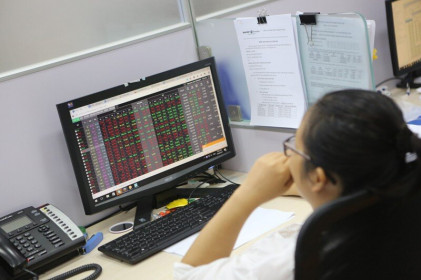 Thị trường chứng khoán cần động lực để vươn lên