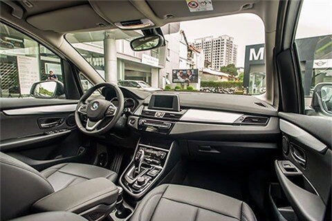 BMW giảm giá cực sốc, gần 300 triệu cho dòng MPV 7 chỗ 2-series tại Việt Nam