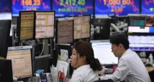Chứng khoán châu Á gợn sóng trước quyết định hạ lãi suất từ Fed