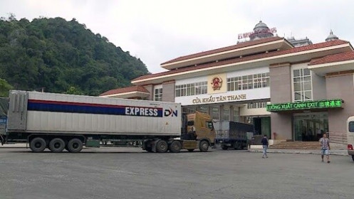 Tồn 883 xe và 2 toa tàu ở các cửa khẩu biên giới Việt - Trung